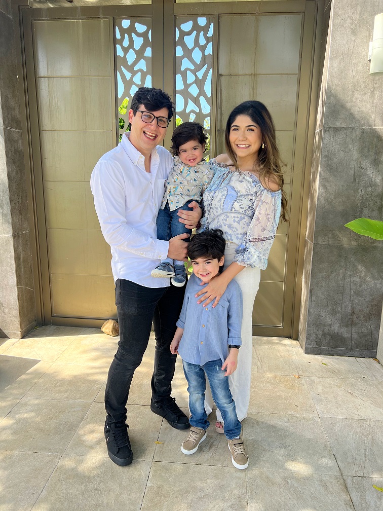 YASIRA JUNTO A SU FAMILIA