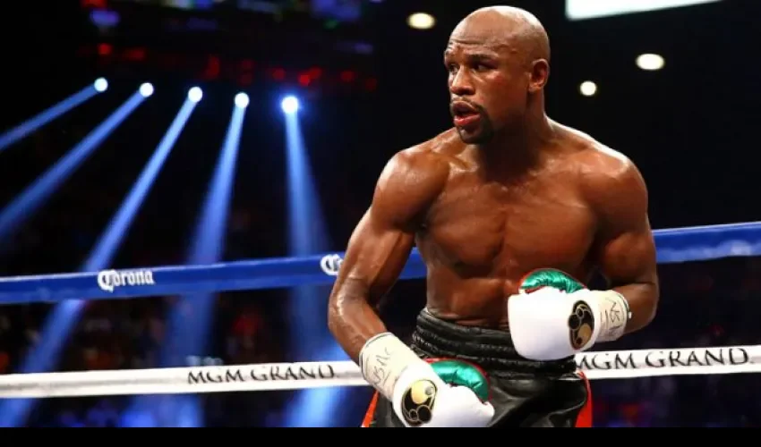 Floyd Mayweather Jr. se retiró con una hoja perfecta de 50-0./AP