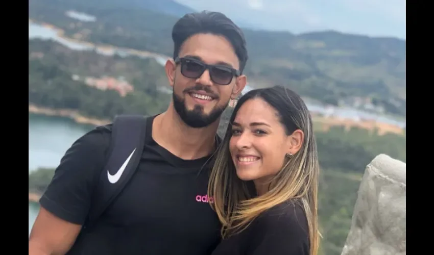 La pareja está feliz con la dulce espera. Foto: Instagram