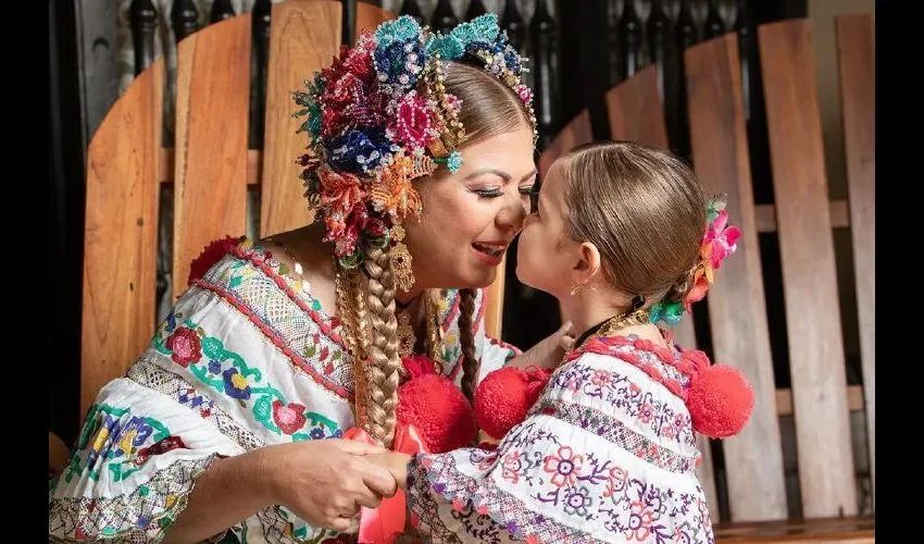 Delyanne y su pequeña. Foto: Instagram