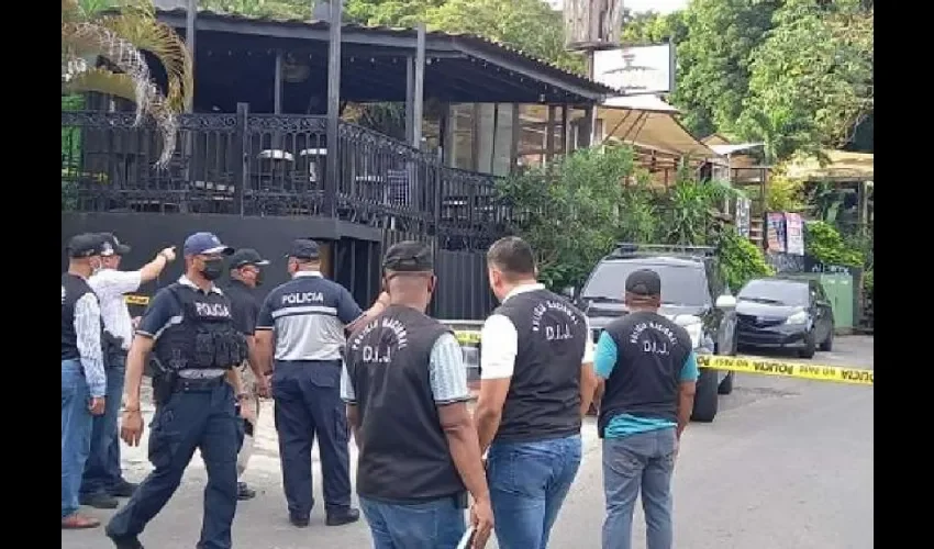 El crimen ocurrió dentro de un restaurante. Foto: Alexander Santamaría